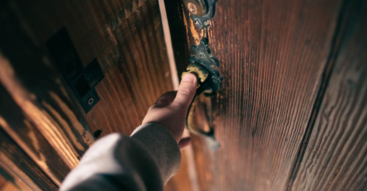 locksmith unlocking front door — Bexar County Locksmith