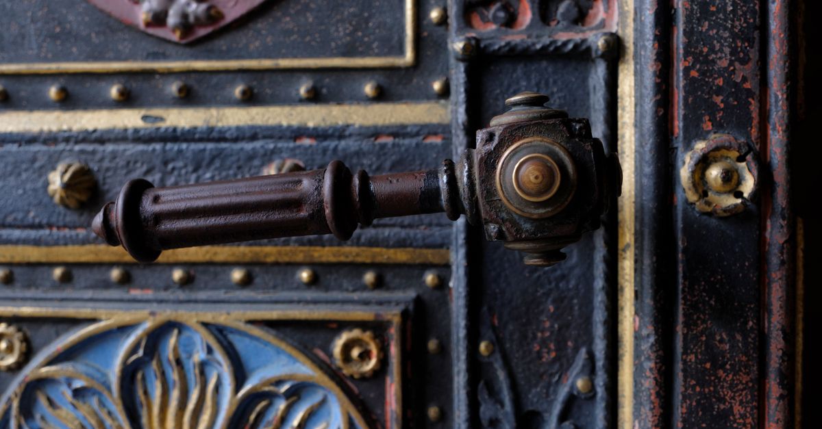 front door lock key — Bexar County Locksmith